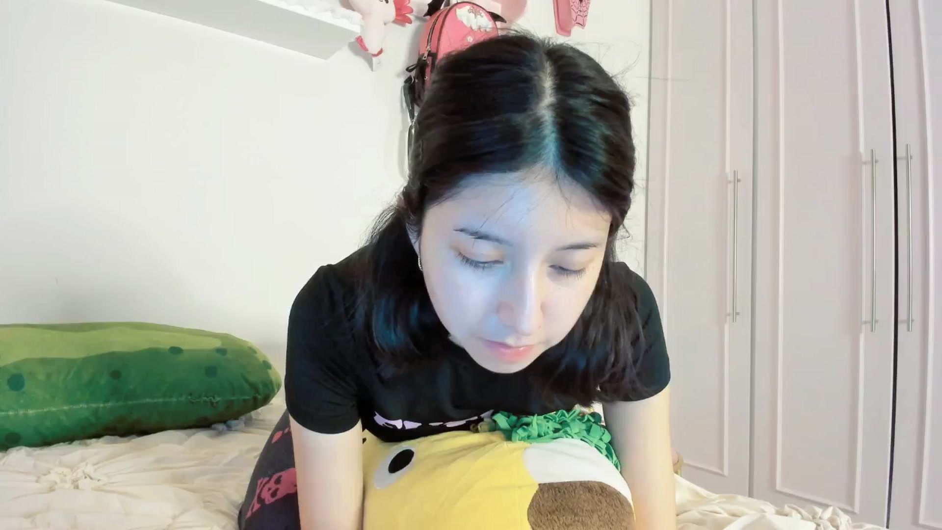 Gallery image thumbnail from Cherrycute666's myfreecams stream on, 03/21/2025, 07:15 image 2 of 20