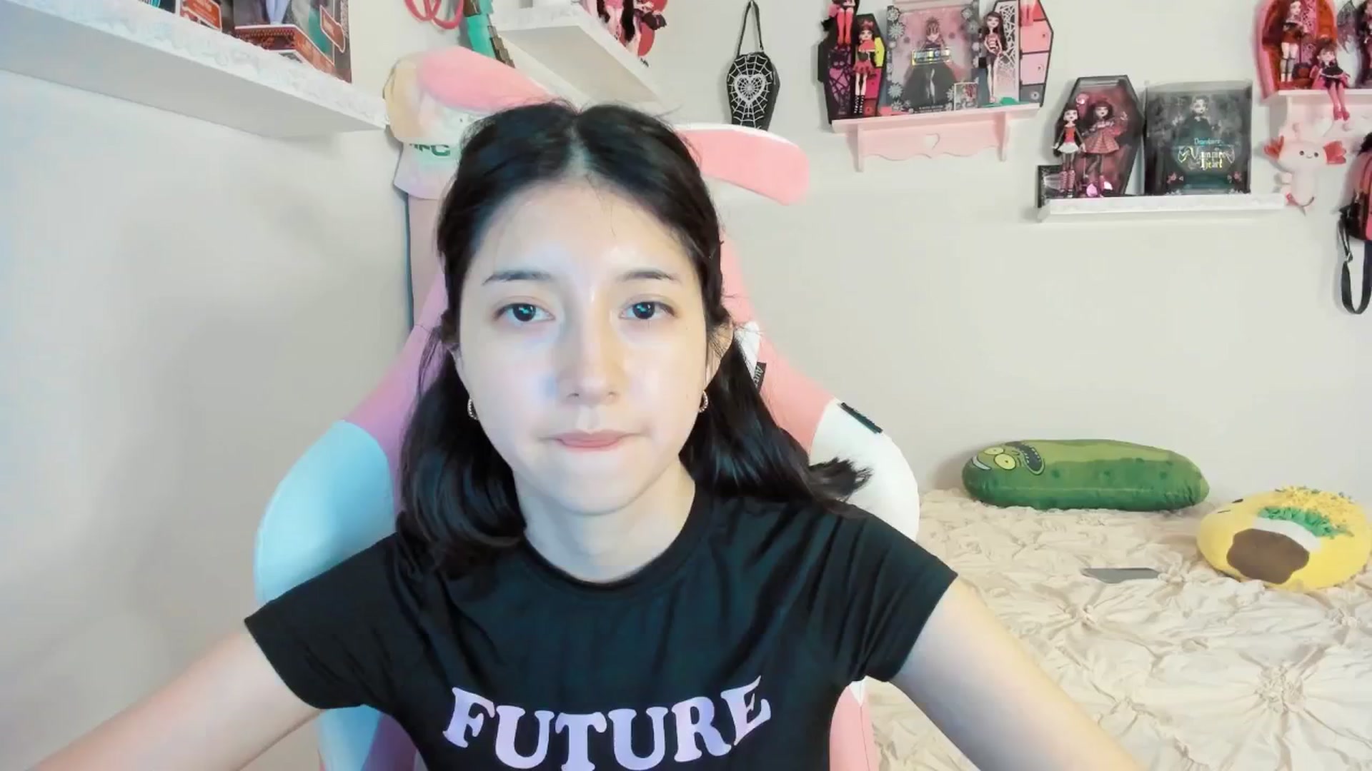 Gallery image thumbnail from Cherrycute666's myfreecams stream on, 03/21/2025, 07:15 image 4 of 20