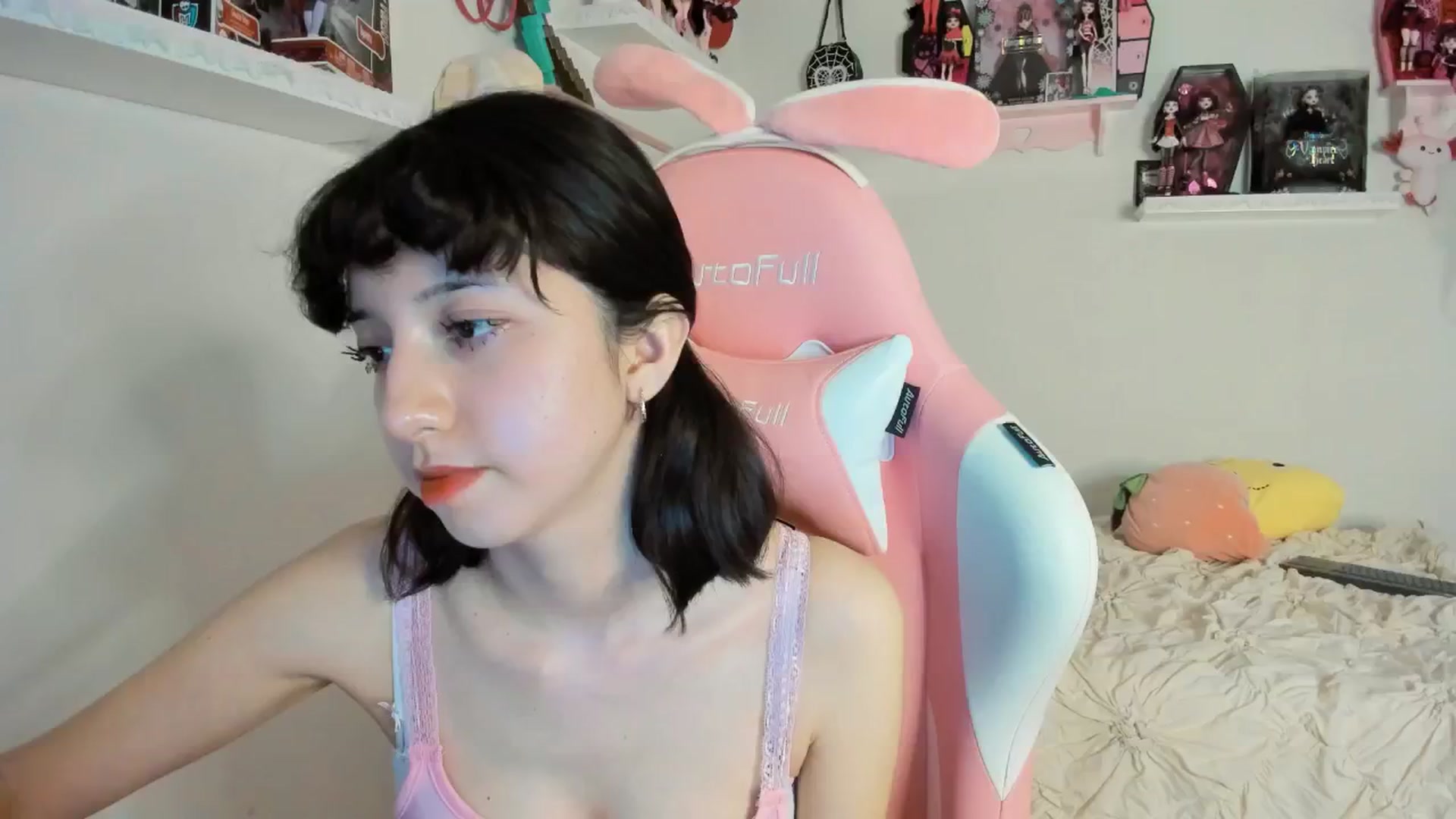 Gallery image thumbnail from Cherrycute666's myfreecams stream on, 03/22/2025, 02:54 image 7 of 20