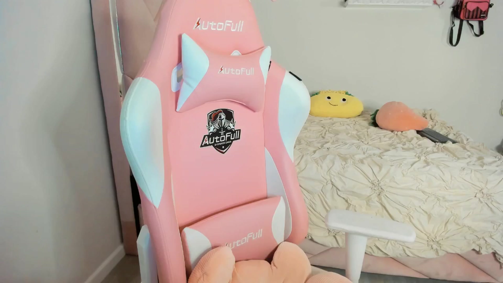 Gallery image thumbnail from Cherrycute666's myfreecams stream on, 03/22/2025, 06:12 image 8 of 20