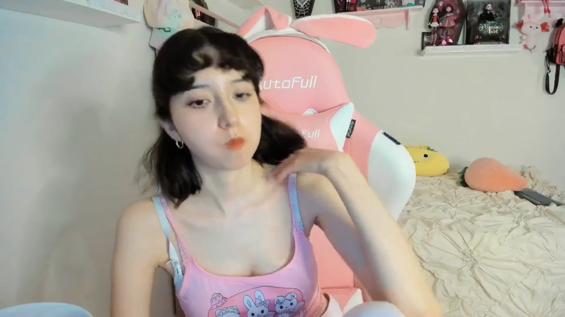 Gallery image thumbnail from Cherrycute666's myfreecams stream on, 03/22/2025, 06:12 image 4 of 20