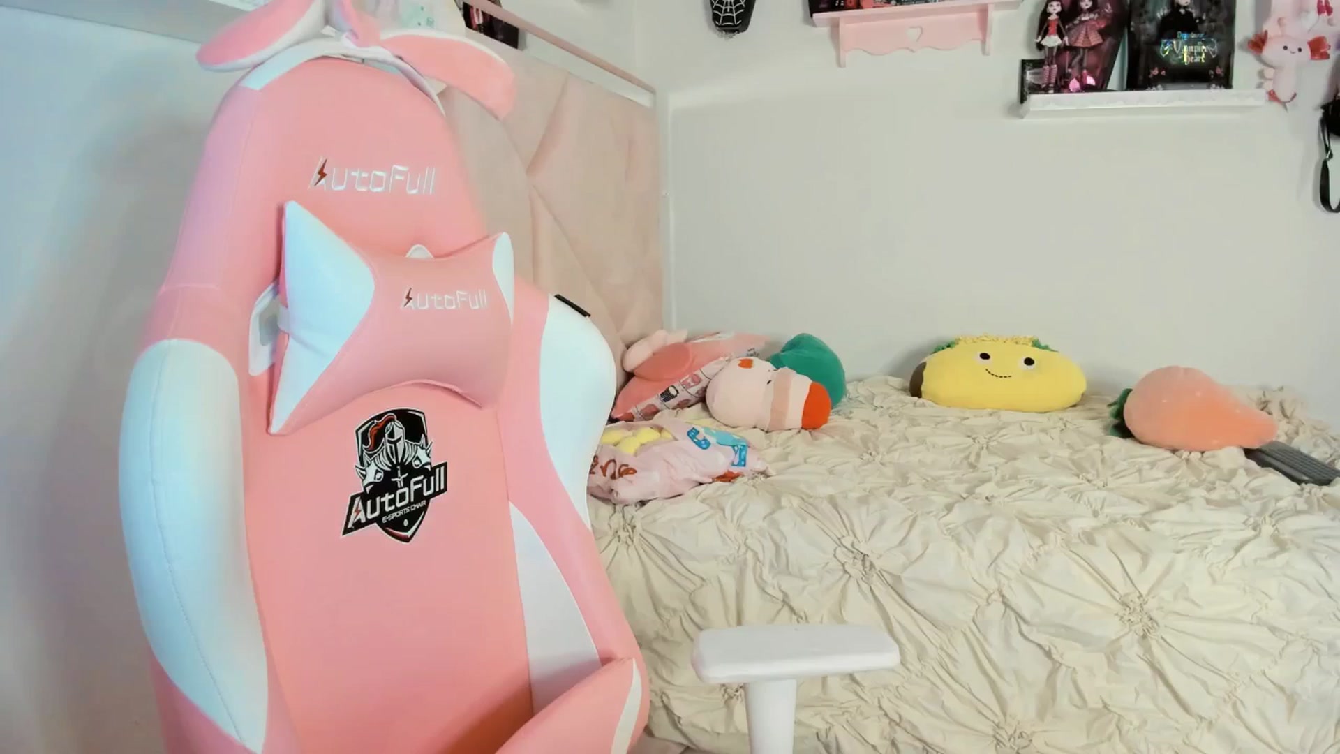 Gallery image thumbnail from Cherrycute666's myfreecams stream on, 03/22/2025, 06:12 image 1 of 20