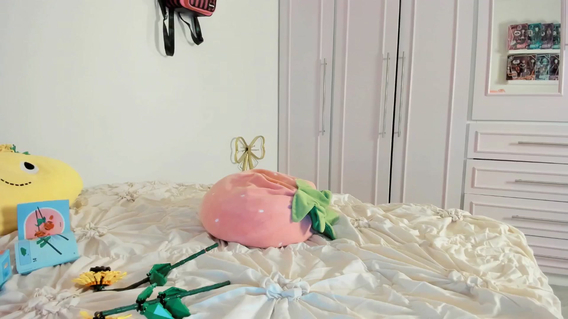 Gallery image thumbnail from Cherrycute666's myfreecams stream on, 03/22/2025, 06:12 image 18 of 20