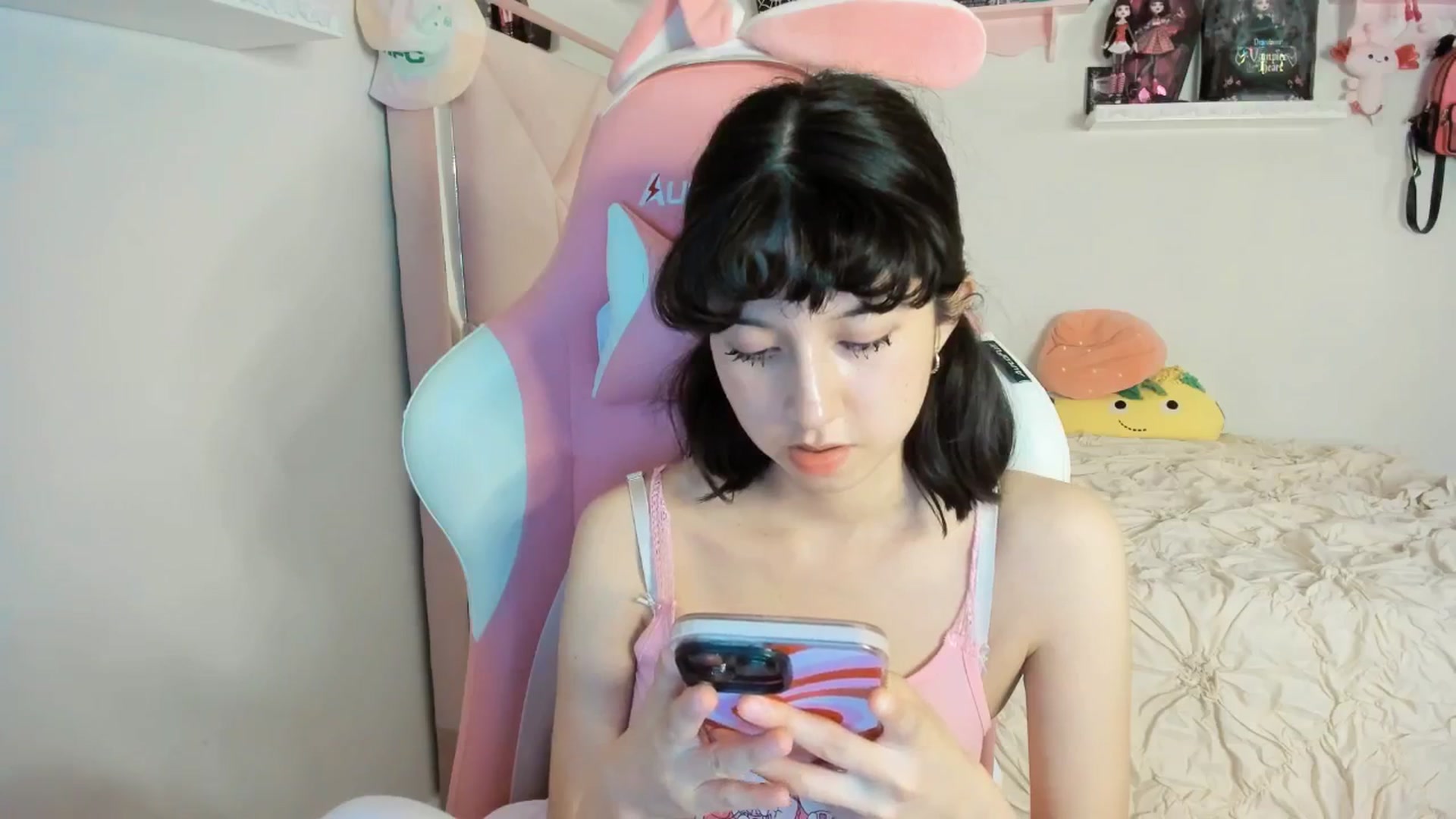 Gallery image thumbnail from Cherrycute666's myfreecams stream on, 03/22/2025, 09:26 image 19 of 20