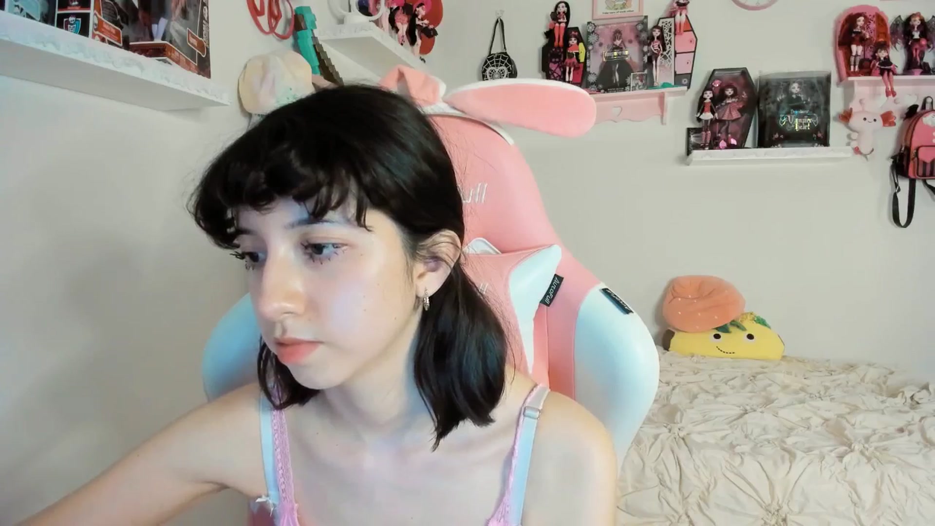 Gallery image thumbnail from Cherrycute666's myfreecams stream on, 03/22/2025, 09:26 image 18 of 20