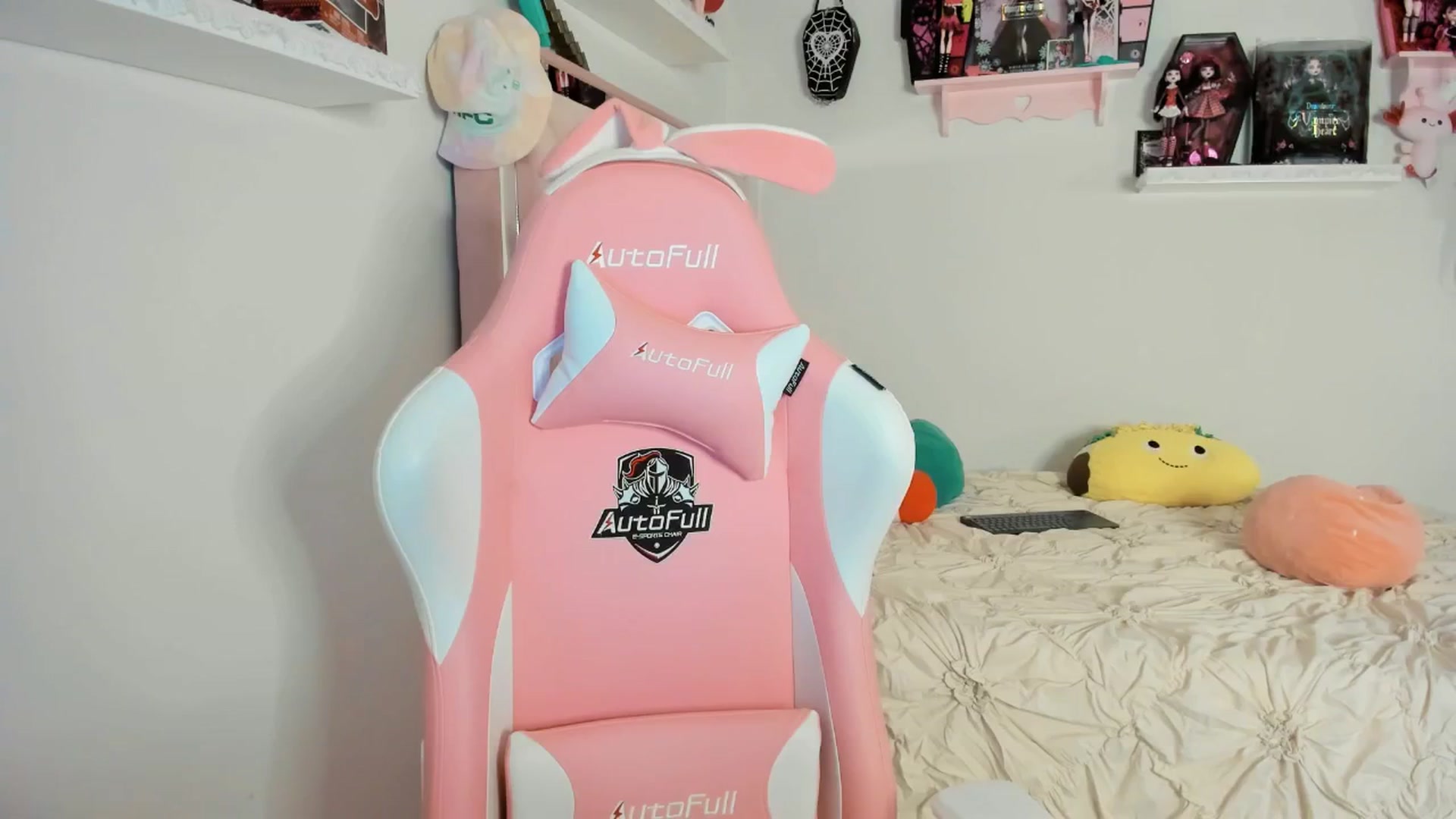 Gallery image thumbnail from Cherrycute666's myfreecams stream on, 03/22/2025, 09:26 image 4 of 20