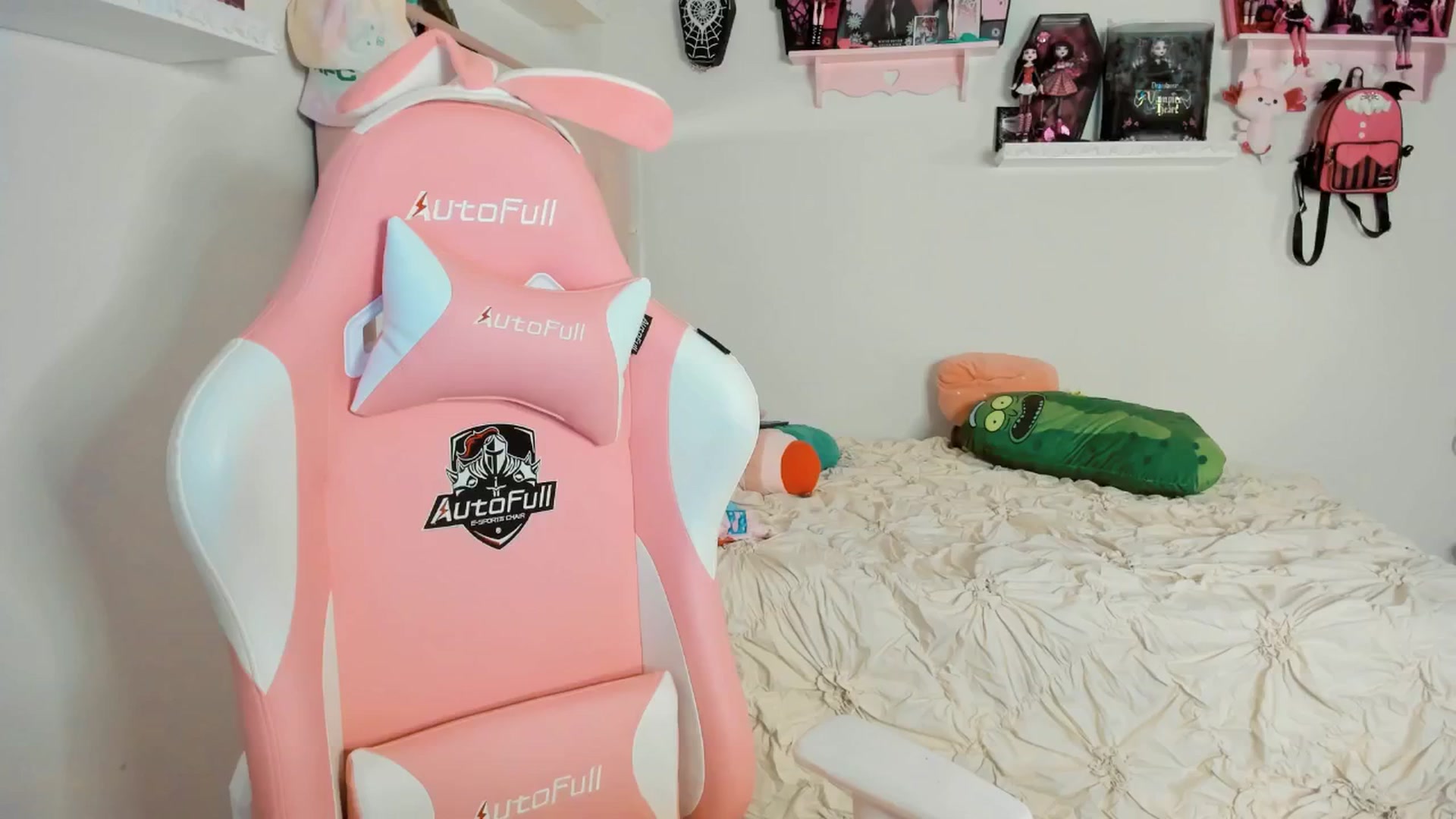 Gallery image thumbnail from Cherrycute666's myfreecams stream on, 03/23/2025, 10:49 image 10 of 20