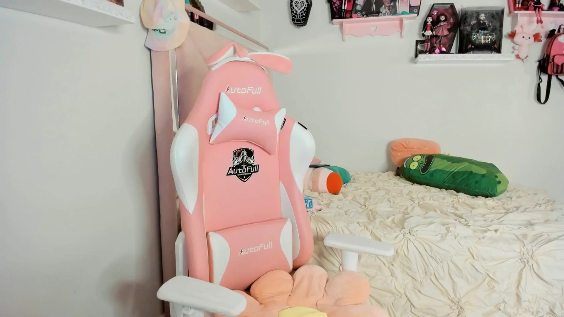 Gallery image thumbnail from Cherrycute666's myfreecams stream on, 03/23/2025, 10:49 image 8 of 20