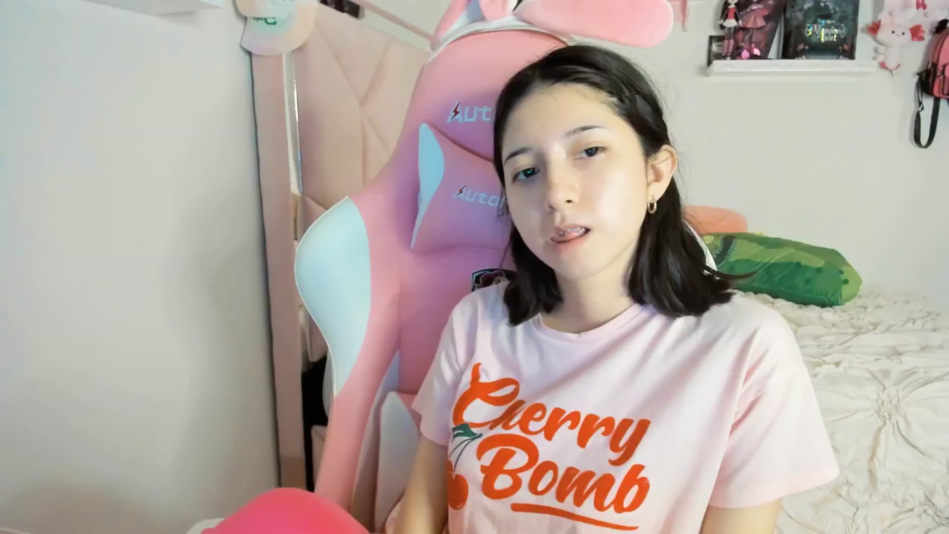 Gallery image thumbnail from Cherrycute666's myfreecams stream on, 03/23/2025, 10:49 image 14 of 20