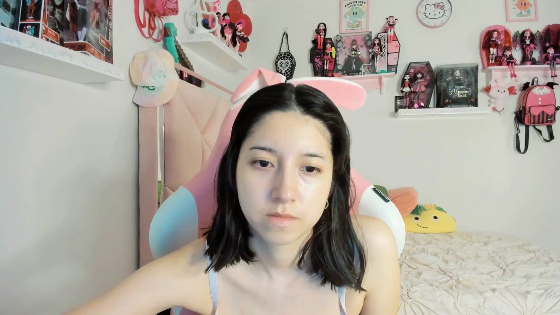 Gallery image thumbnail from Cherrycute666's myfreecams stream on, 03/23/2025, 11:19 image 2 of 20