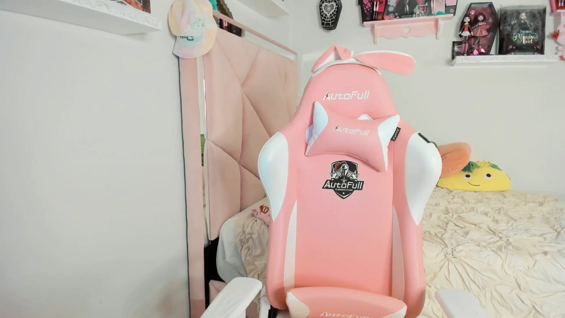 Gallery image thumbnail from Cherrycute666's myfreecams stream on, 03/23/2025, 11:19 image 20 of 20
