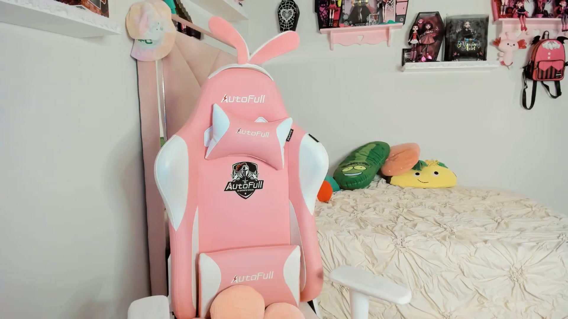 Gallery image thumbnail from Cherrycute666's myfreecams stream on, 03/24/2025, 07:08 image 8 of 20