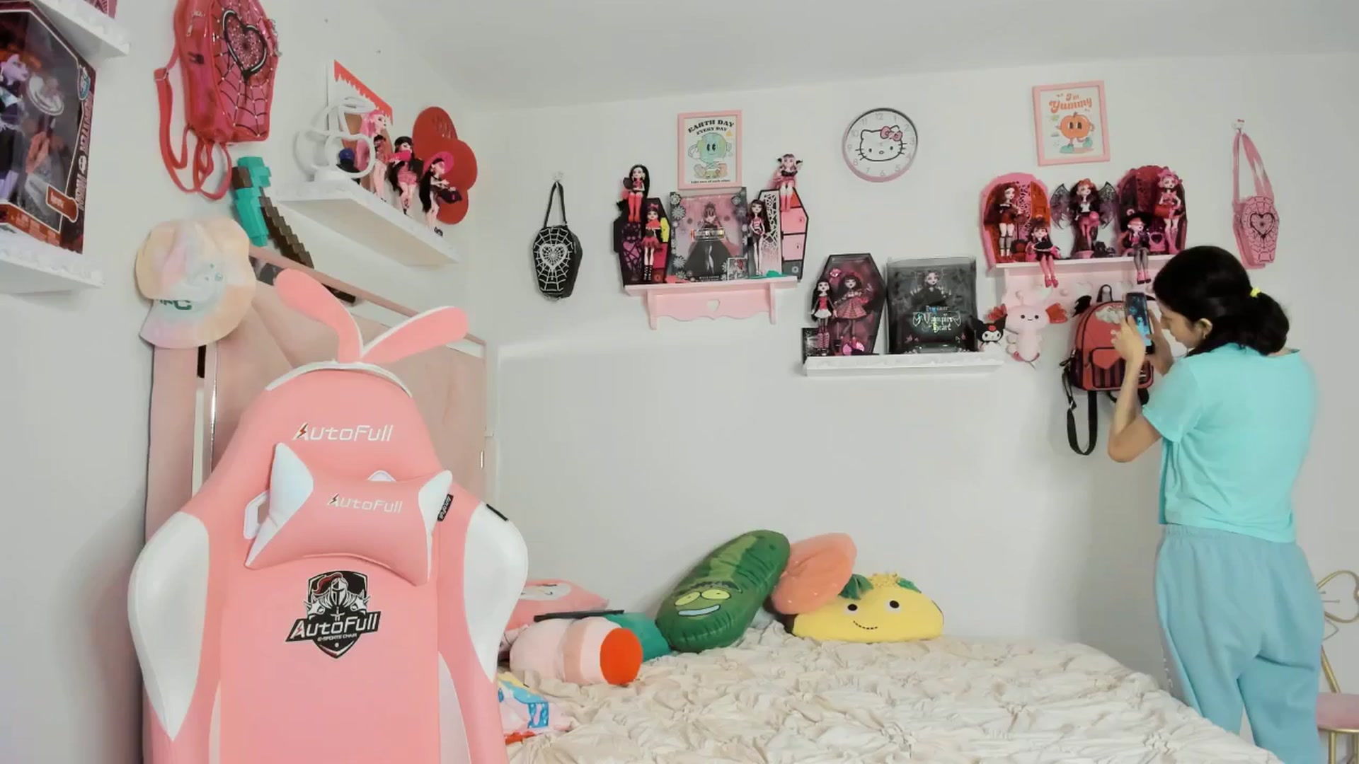 Gallery image thumbnail from Cherrycute666's myfreecams stream on, 03/24/2025, 07:08 image 12 of 20