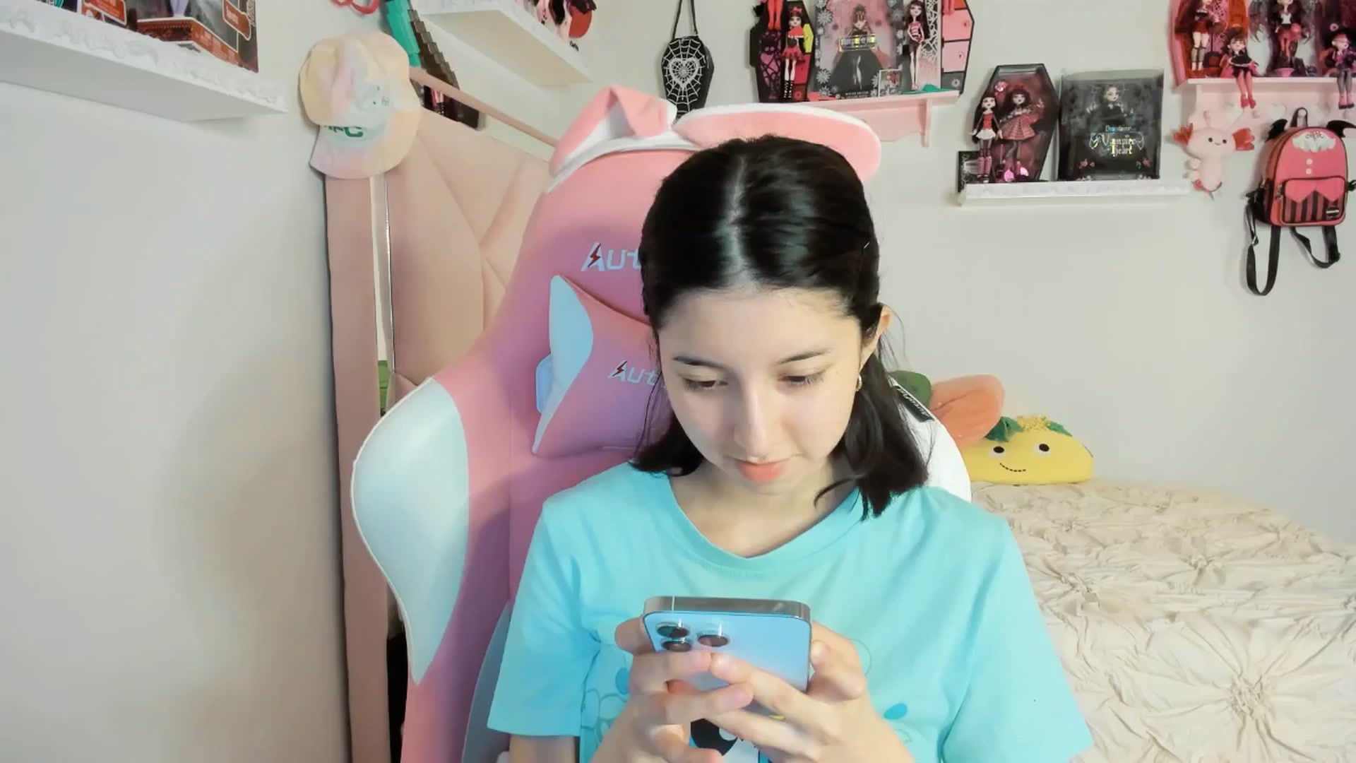 Gallery image thumbnail from Cherrycute666's myfreecams stream on, 03/24/2025, 07:08 image 1 of 20