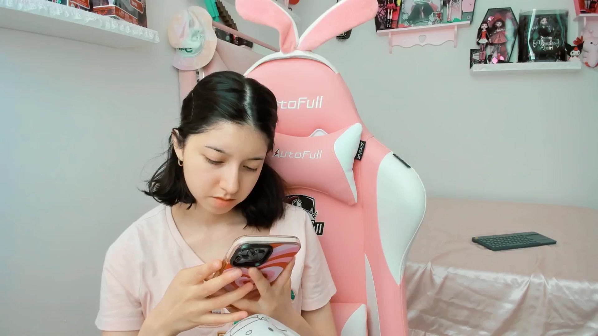 Gallery image thumbnail from Cherrycute666's myfreecams stream on, 03/26/2025, 19:30 image 10 of 20