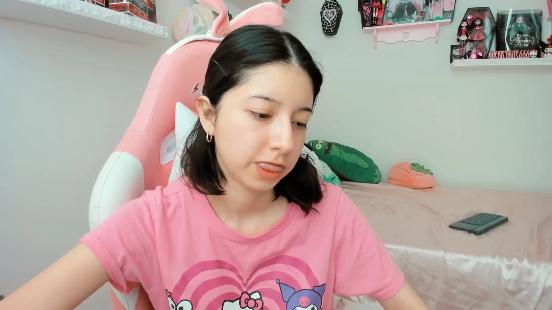 Gallery image thumbnail from Cherrycute666's myfreecams stream on, 03/31/2025, 17:40 image 9 of 20