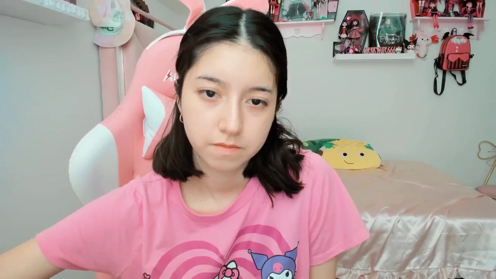 Gallery image thumbnail from Cherrycute666's myfreecams stream on, 03/31/2025, 22:32 image 3 of 20