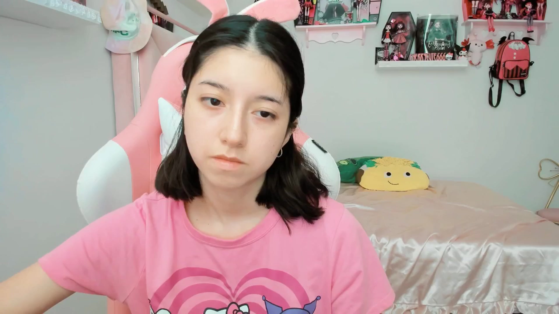 Gallery image thumbnail from Cherrycute666's myfreecams stream on, 03/31/2025, 22:32 image 2 of 20