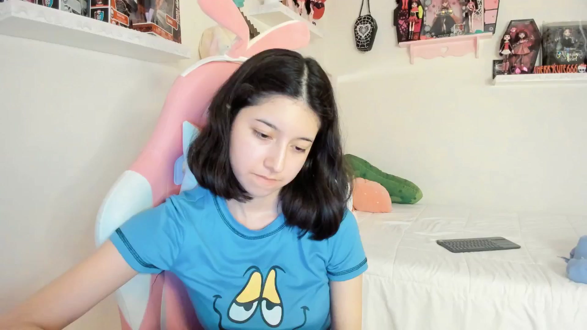 Gallery image thumbnail from Cherrycute666's myfreecams stream on, 04/01/2025, 04:06 image 7 of 20