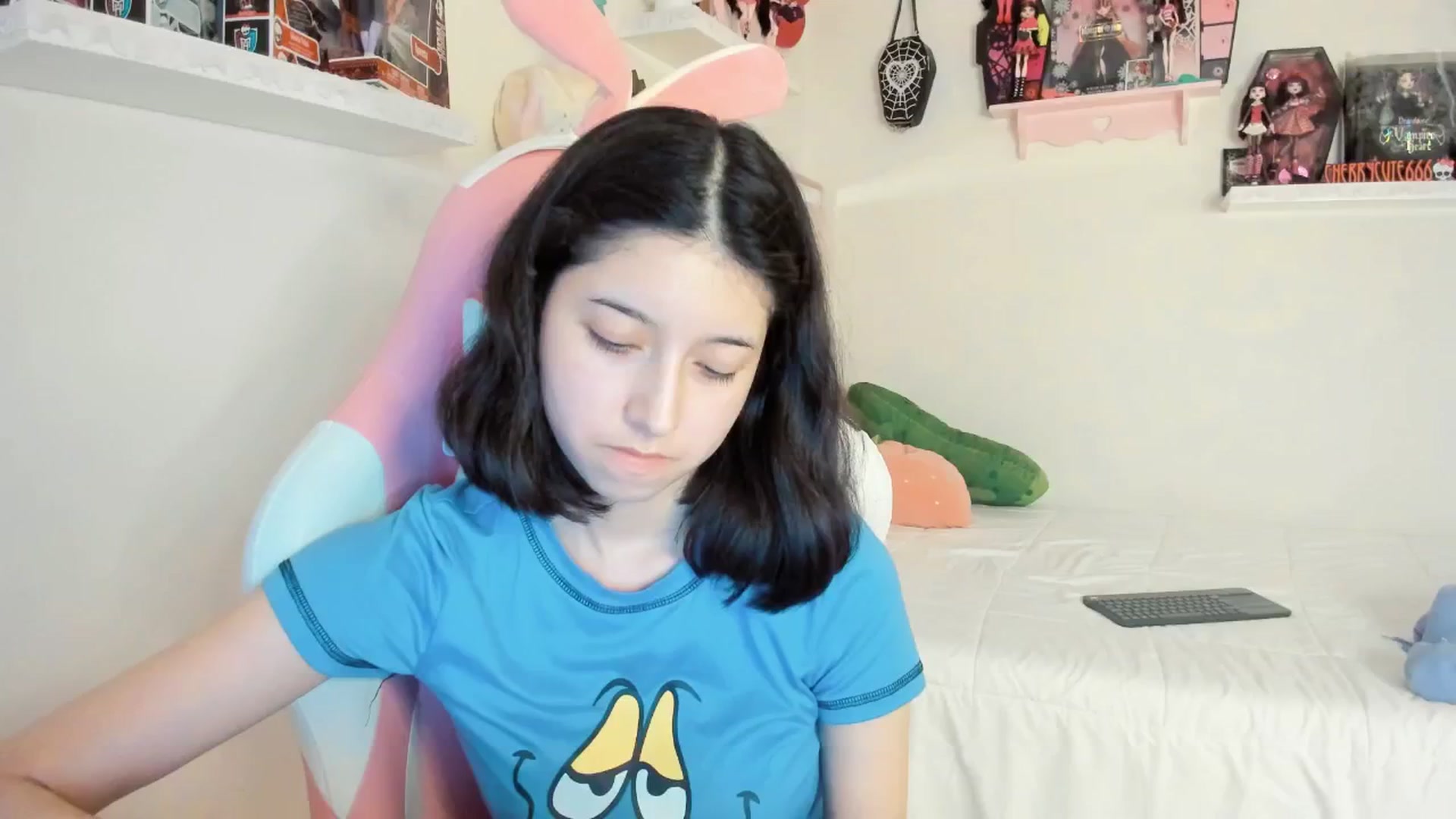 Gallery image thumbnail from Cherrycute666's myfreecams stream on, 04/01/2025, 04:06 image 9 of 20