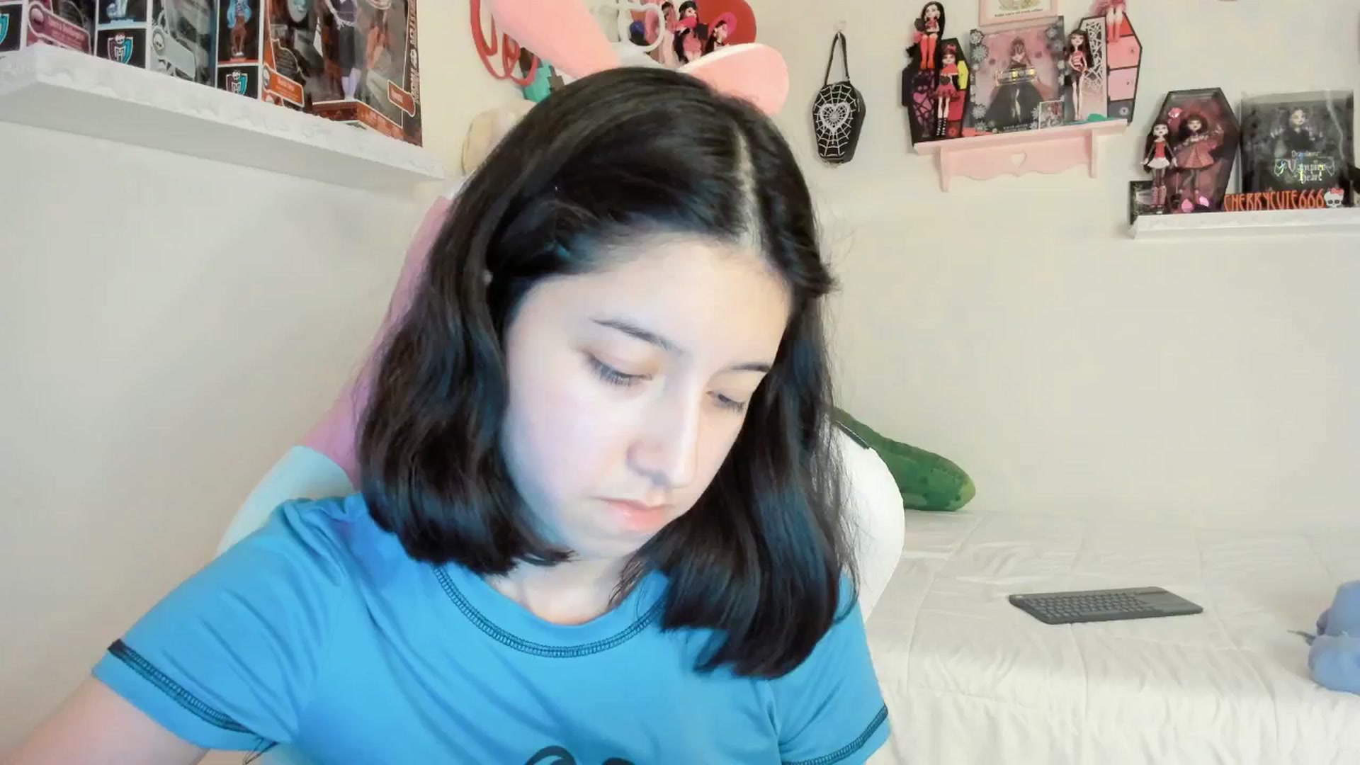 Gallery image thumbnail from Cherrycute666's myfreecams stream on, 04/01/2025, 04:06 image 19 of 20