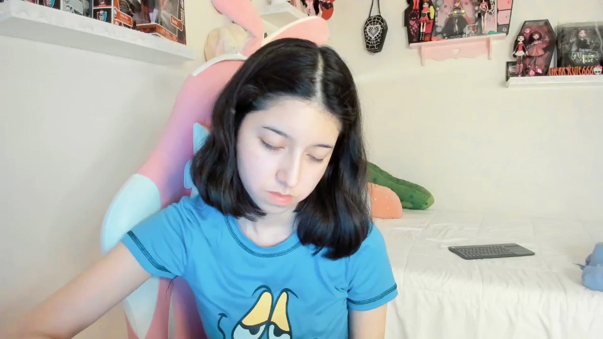 Gallery image thumbnail from Cherrycute666's myfreecams stream on, 04/01/2025, 04:06 image 8 of 20