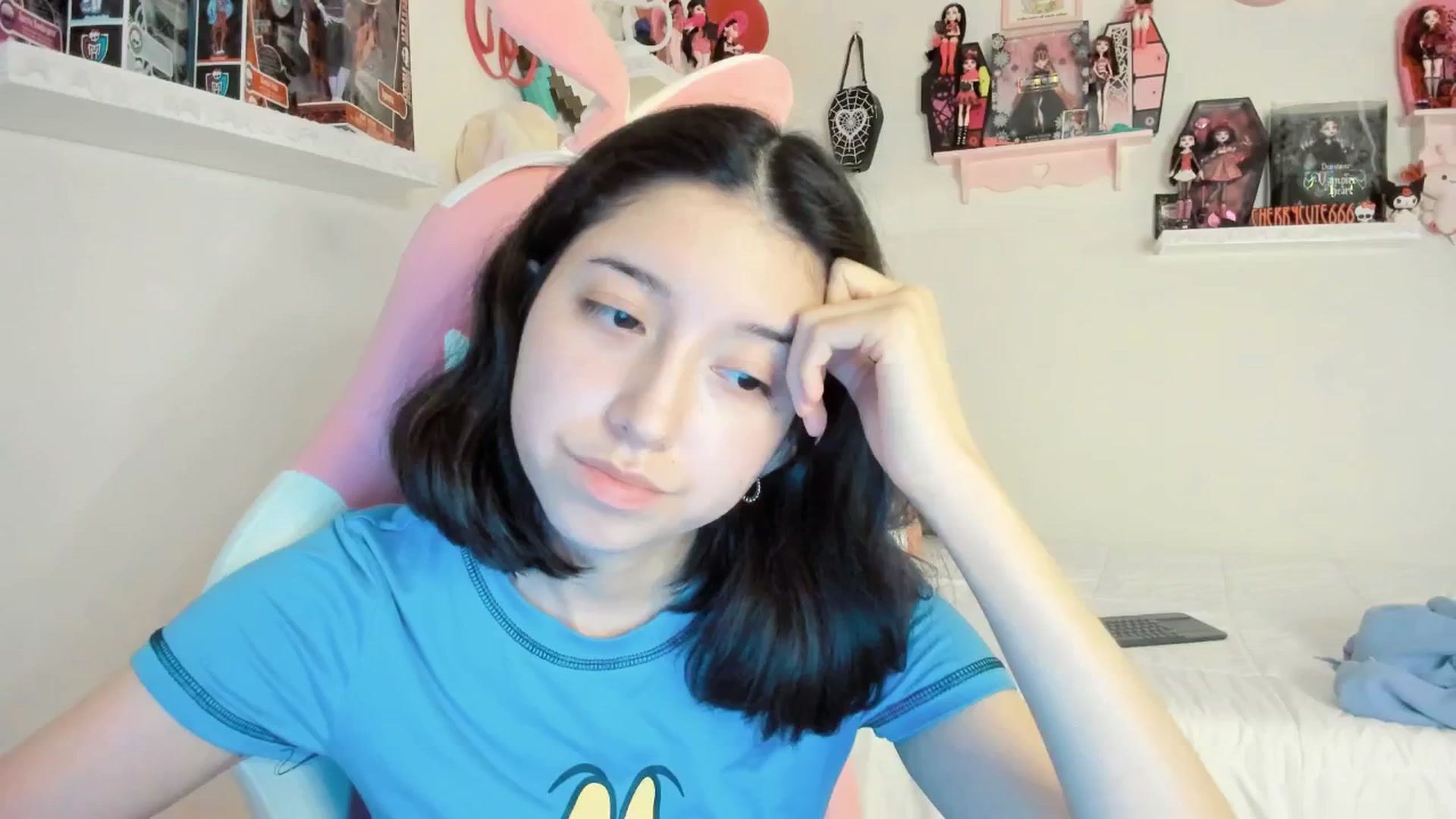 Gallery image thumbnail from Cherrycute666's myfreecams stream on, 04/01/2025, 04:06 image 20 of 20