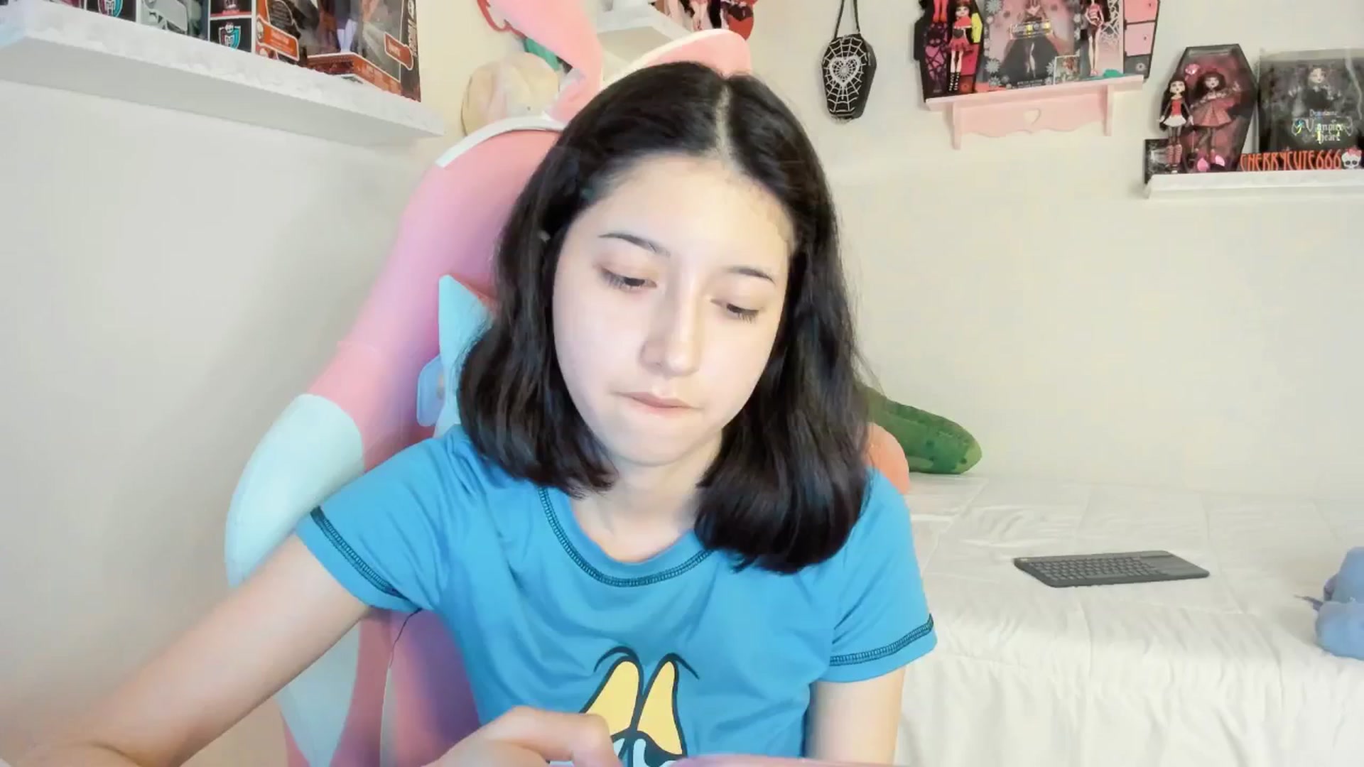 Gallery image thumbnail from Cherrycute666's myfreecams stream on, 04/01/2025, 04:06 image 11 of 20
