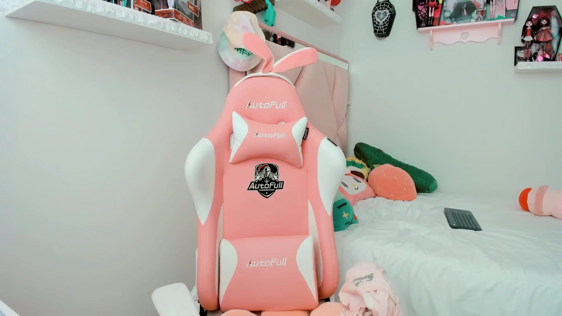 Gallery image thumbnail from Cherrycute666's myfreecams stream on, 04/02/2025, 19:03 image 8 of 20