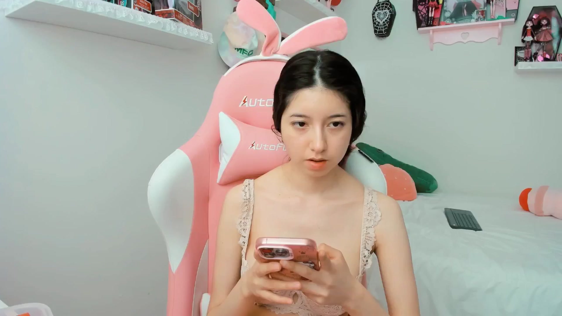 Gallery image thumbnail from Cherrycute666's myfreecams stream on, 04/02/2025, 19:03 image 9 of 20