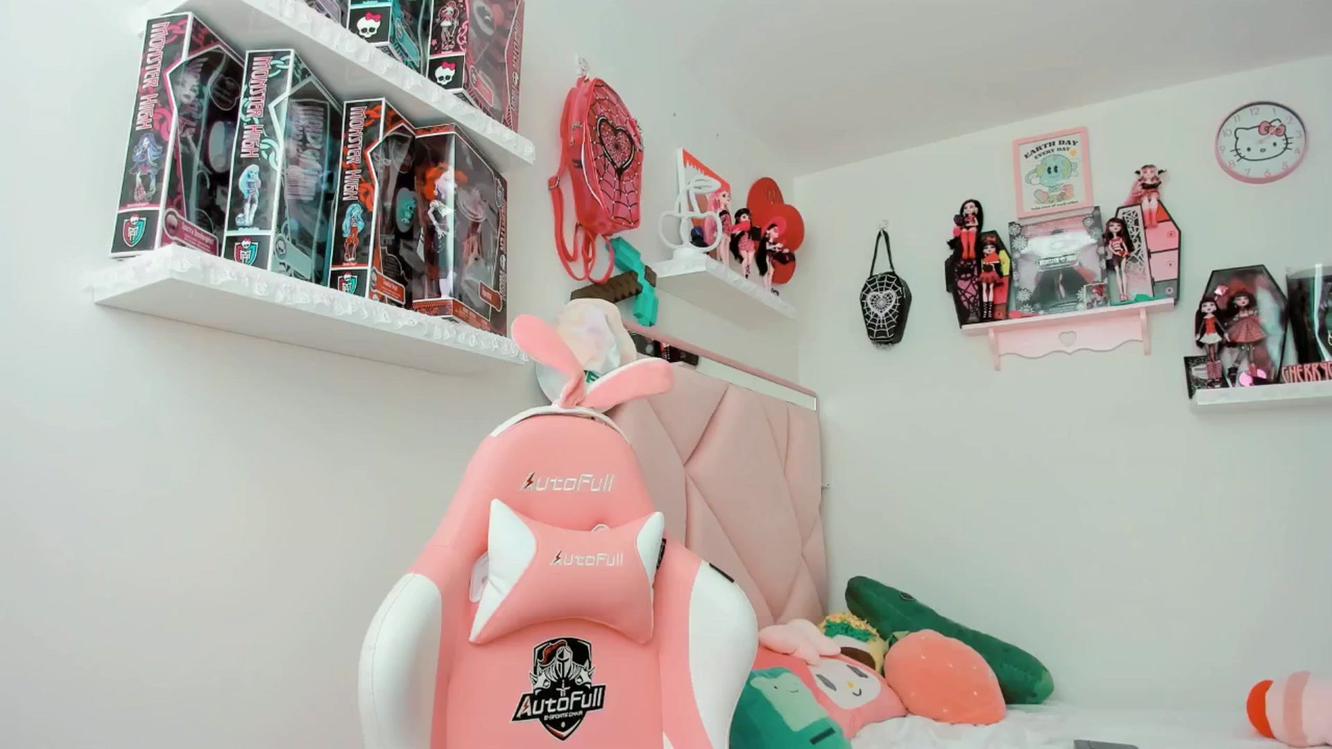 Gallery image thumbnail from Cherrycute666's myfreecams stream on, 04/02/2025, 19:03 image 17 of 20