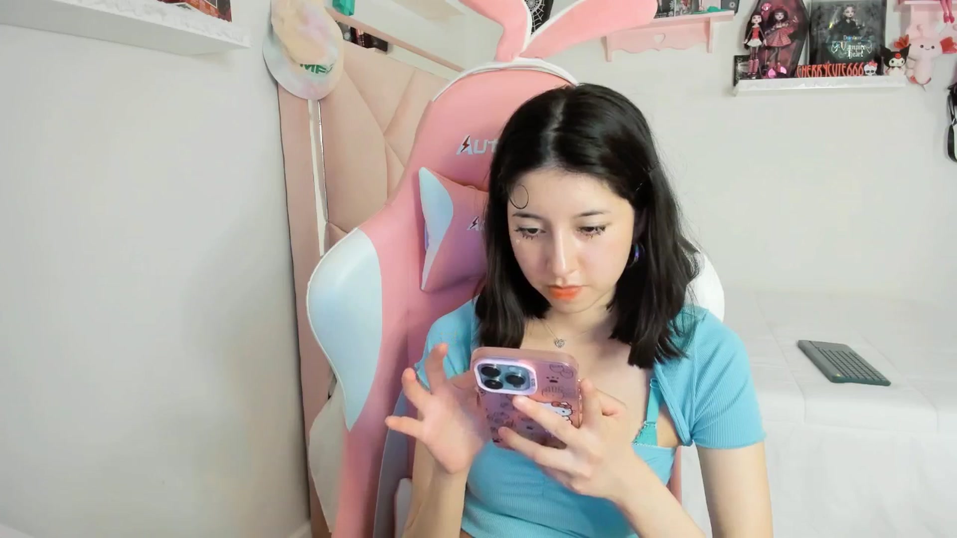 Gallery image thumbnail from Cherrycute666's myfreecams stream on, 04/03/2025, 05:07 image 4 of 20