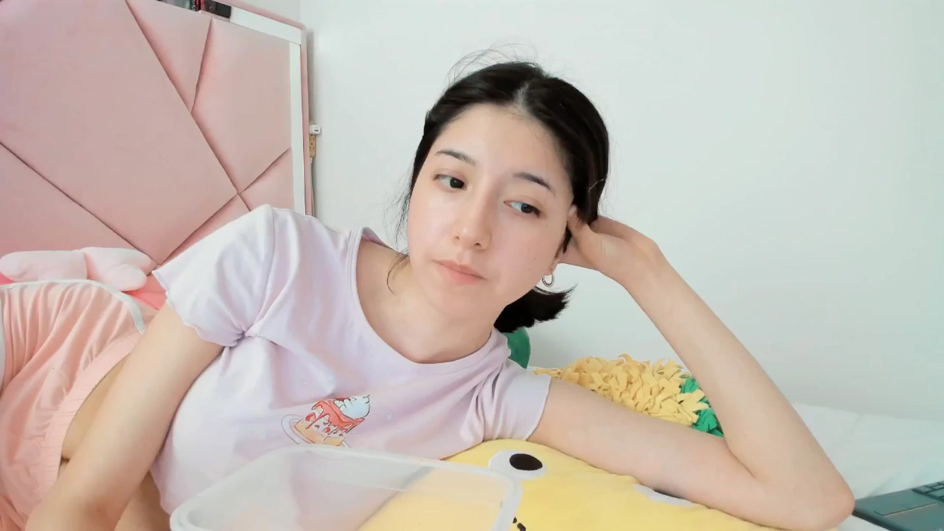Gallery image thumbnail from Cherrycute666's myfreecams stream on, 04/04/2025, 22:59 image 20 of 20