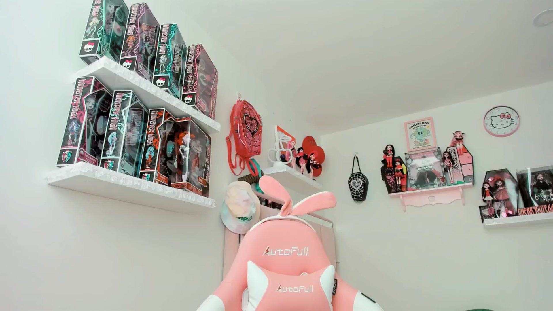 Gallery image thumbnail from Cherrycute666's myfreecams stream on, 04/04/2025, 22:59 image 2 of 20