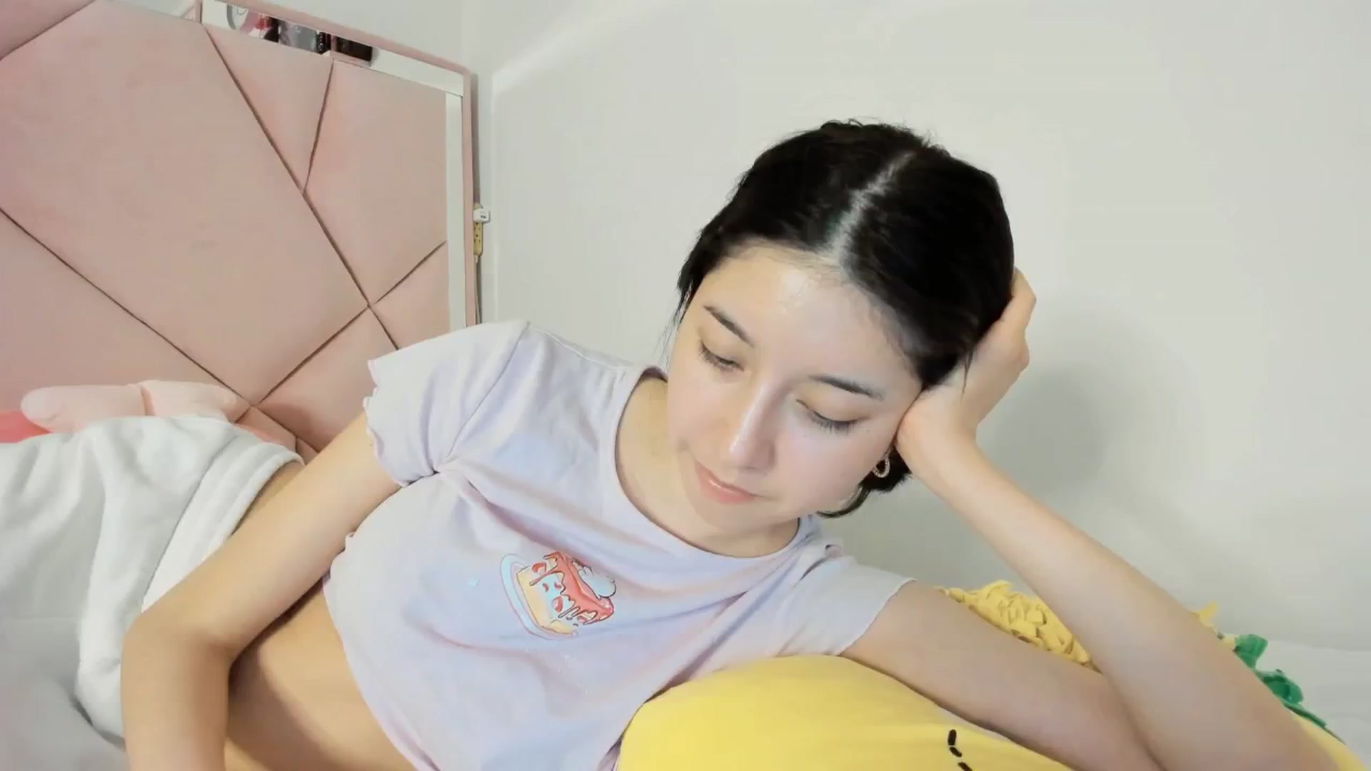 Gallery image thumbnail from Cherrycute666's myfreecams stream on, 04/05/2025, 04:03 image 1 of 20