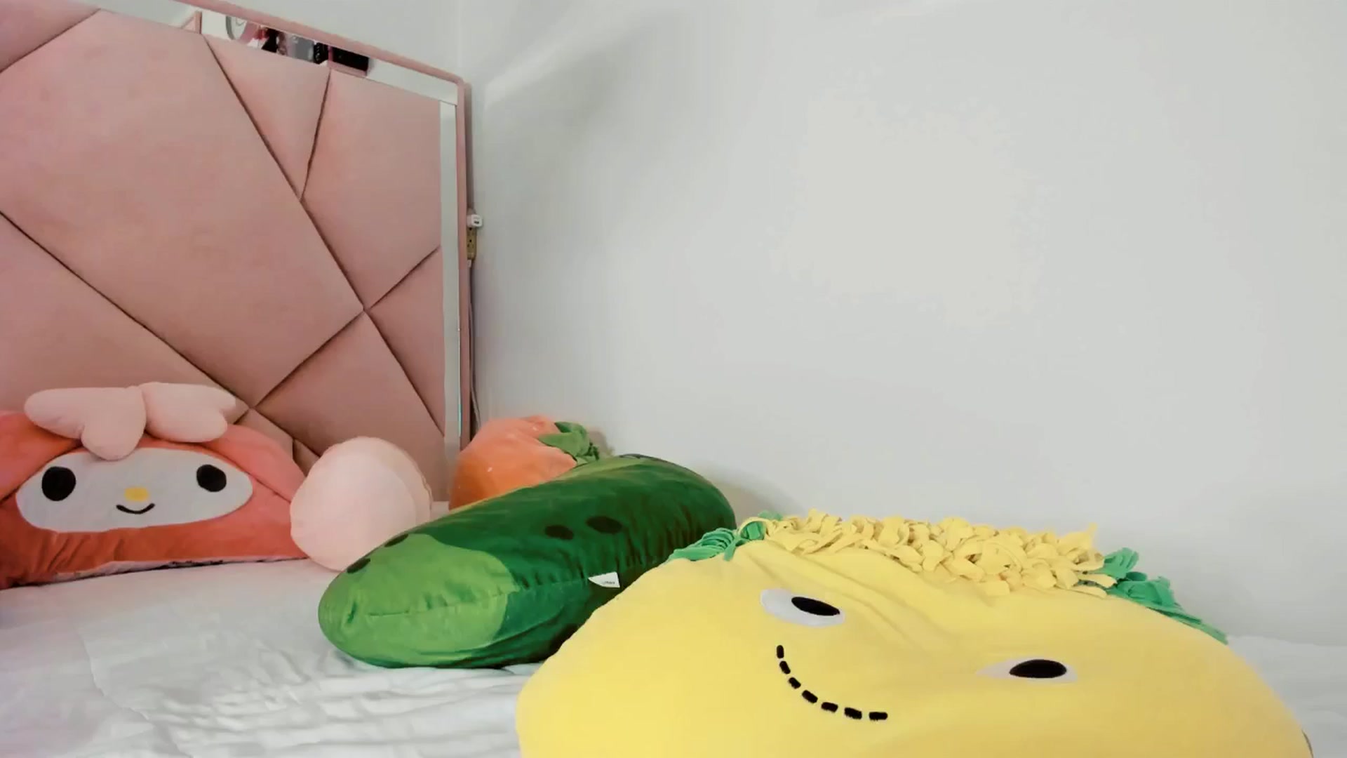 Gallery image thumbnail from Cherrycute666's myfreecams stream on, 04/05/2025, 04:03 image 2 of 20