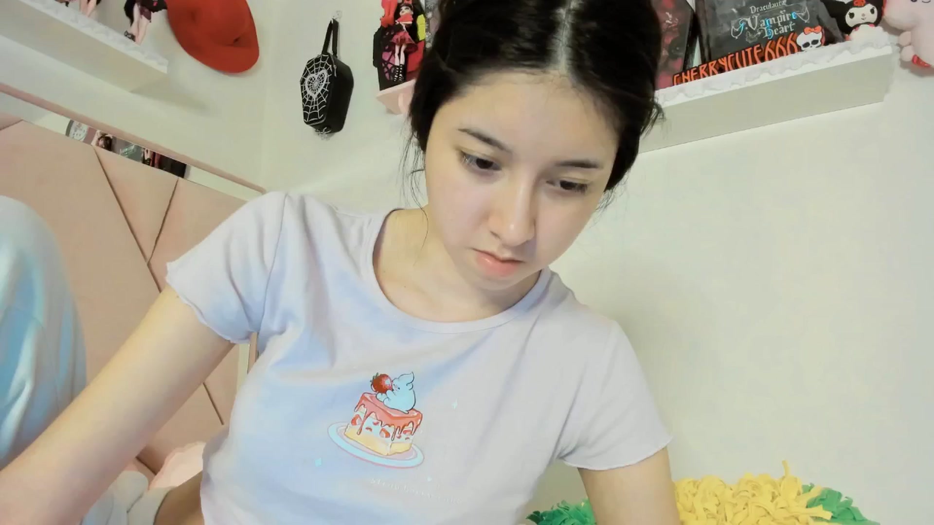 Gallery image thumbnail from Cherrycute666's myfreecams stream on, 04/05/2025, 04:03 image 6 of 20