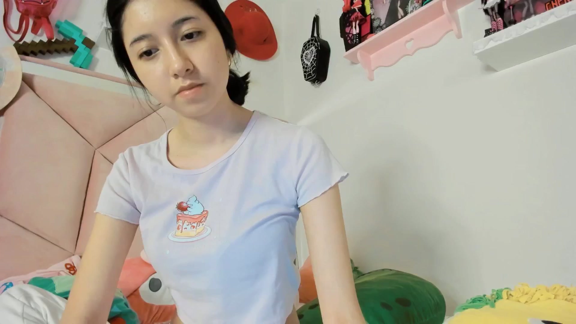 Gallery image thumbnail from Cherrycute666's myfreecams stream on, 04/05/2025, 04:03 image 5 of 20