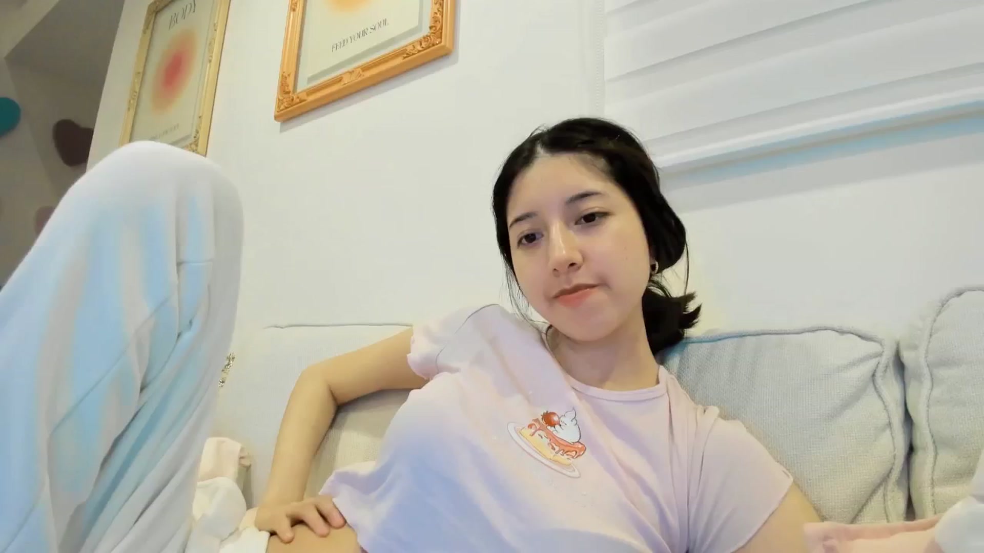 Gallery image thumbnail from Cherrycute666's myfreecams stream on, 04/05/2025, 04:59 image 6 of 20