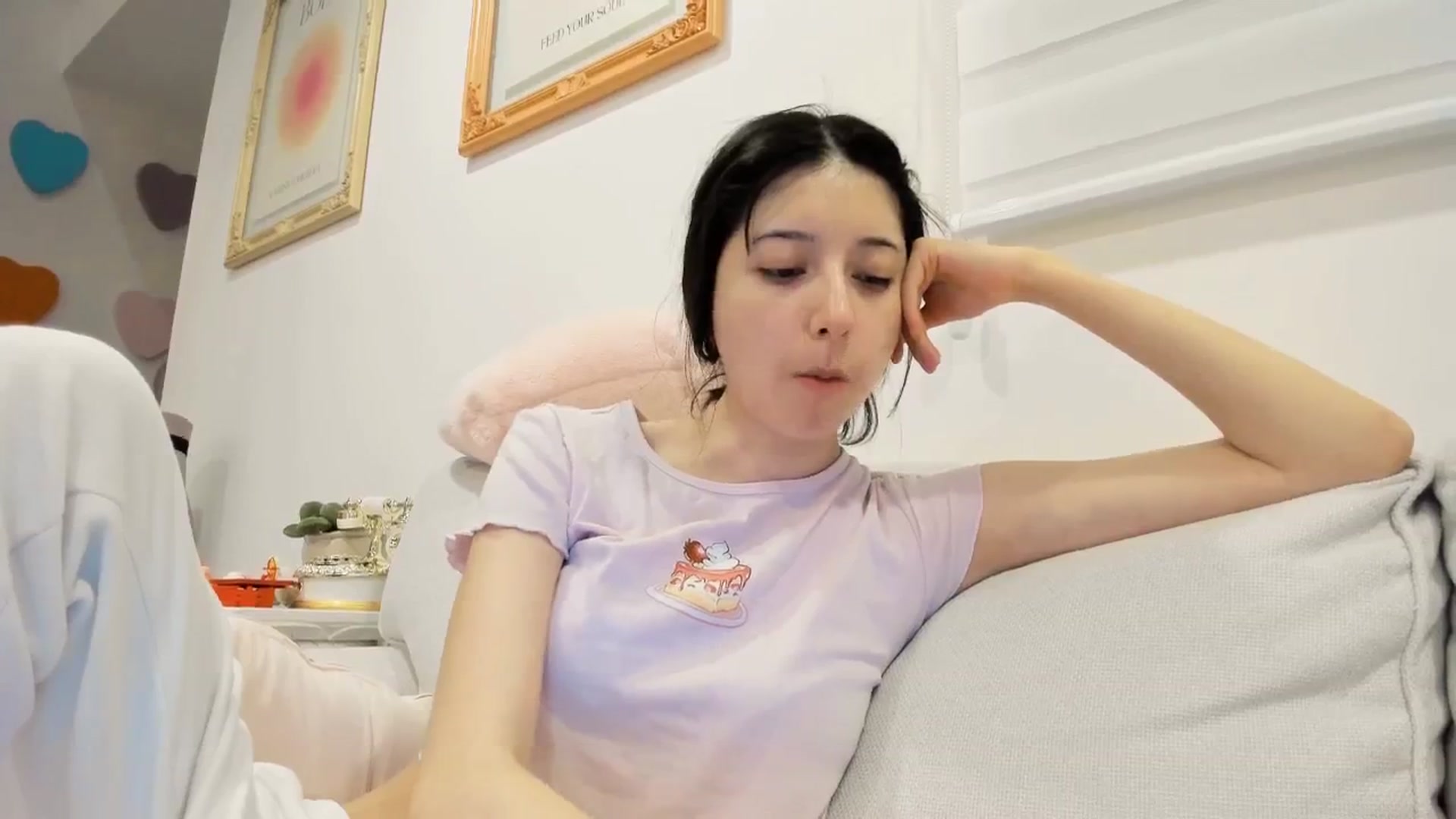 Gallery image thumbnail from Cherrycute666's myfreecams stream on, 04/05/2025, 07:38 image 4 of 20