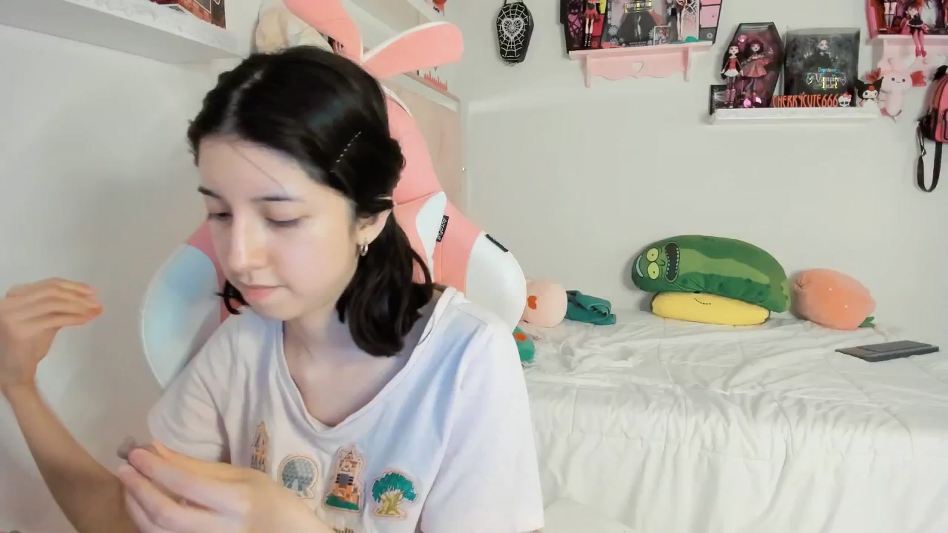 Gallery image thumbnail from Cherrycute666's myfreecams stream on, 04/06/2025, 04:16 image 9 of 20