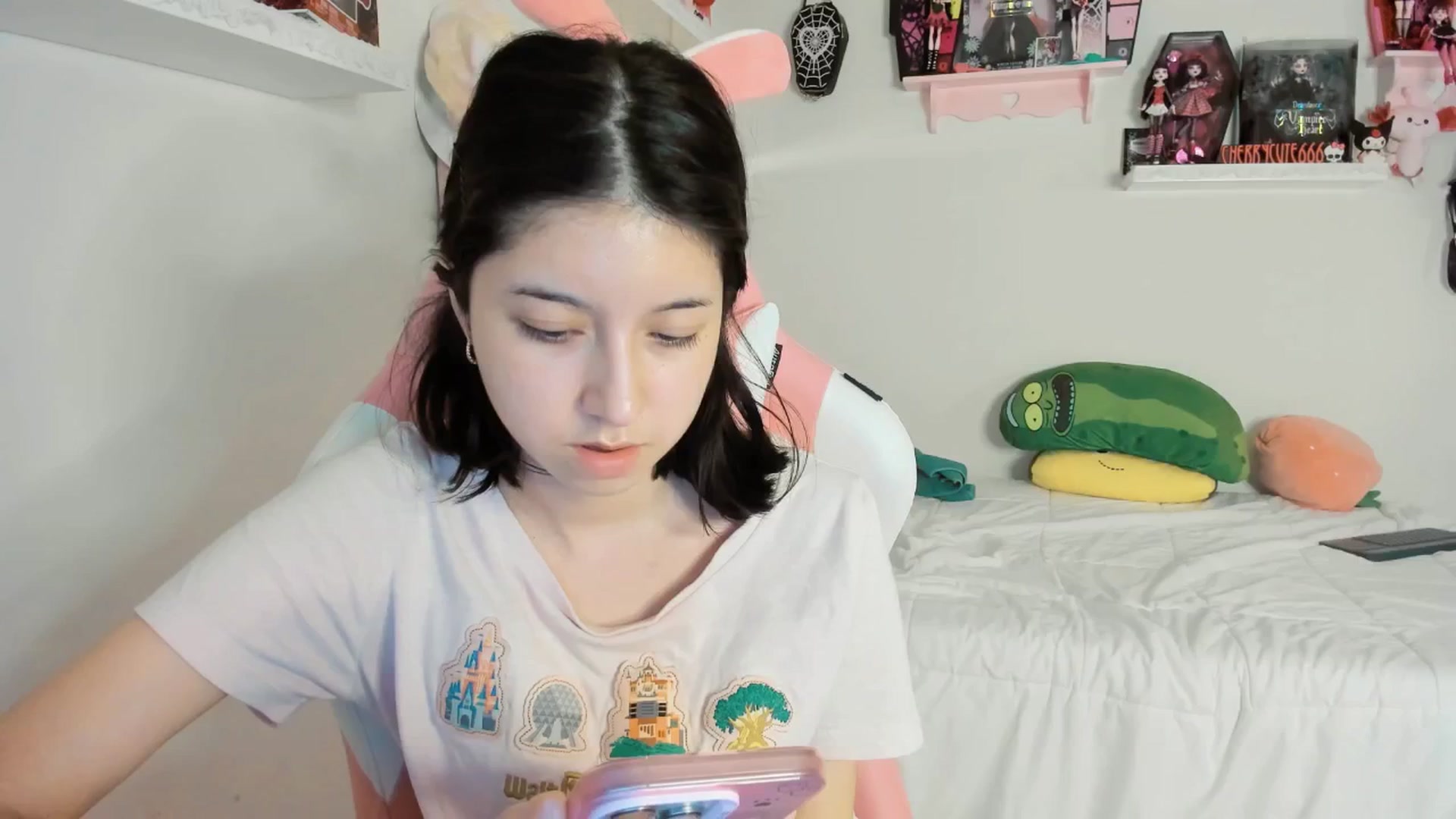 Gallery image thumbnail from Cherrycute666's myfreecams stream on, 04/06/2025, 04:16 image 20 of 20