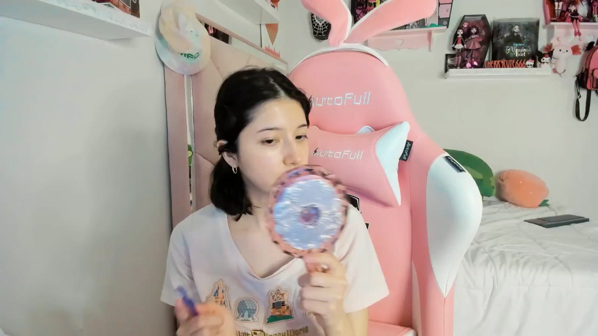 Gallery image thumbnail from Cherrycute666's myfreecams stream on, 04/06/2025, 04:16 image 12 of 20