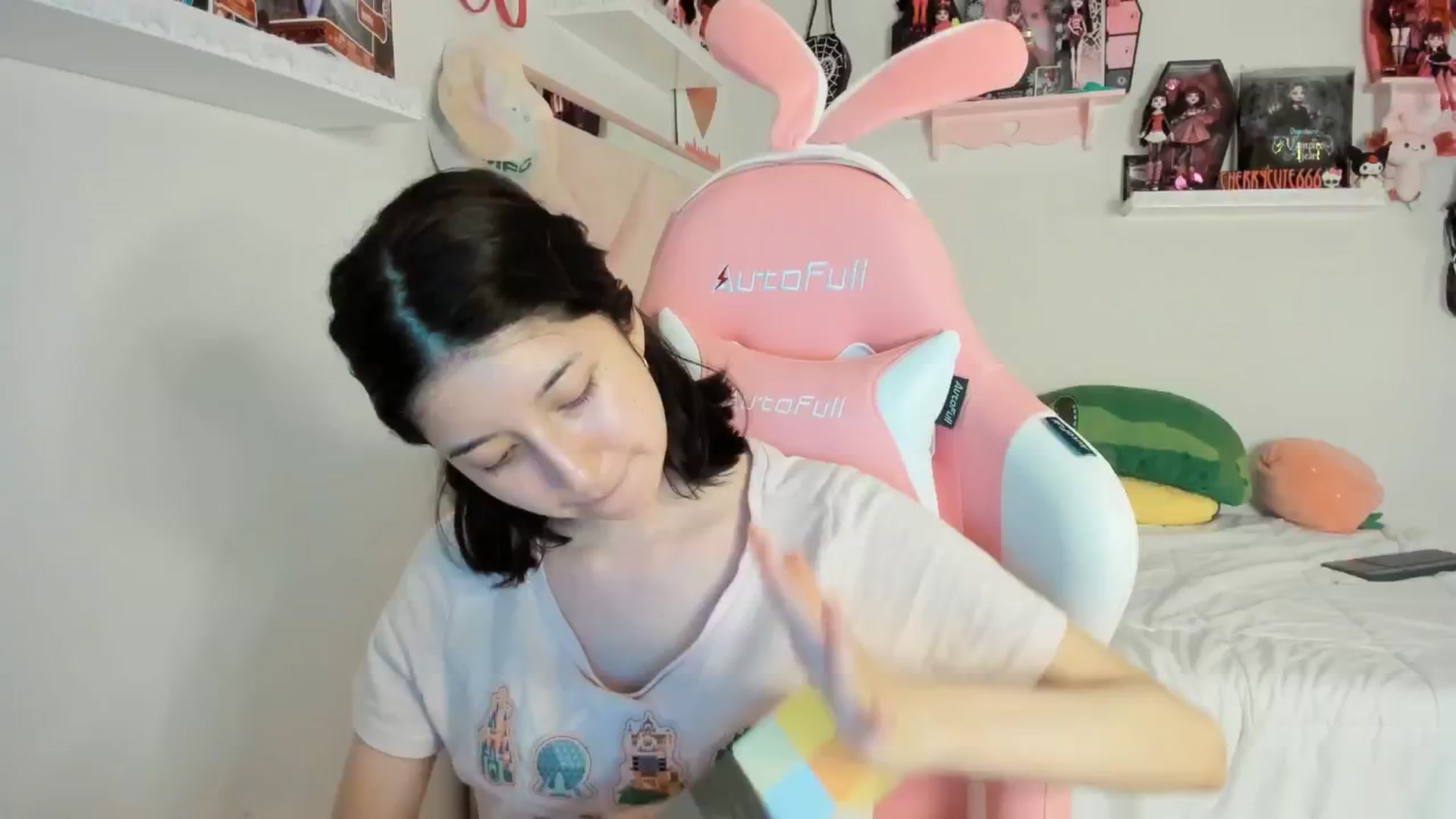 Gallery image thumbnail from Cherrycute666's myfreecams stream on, 04/06/2025, 04:16 image 6 of 20