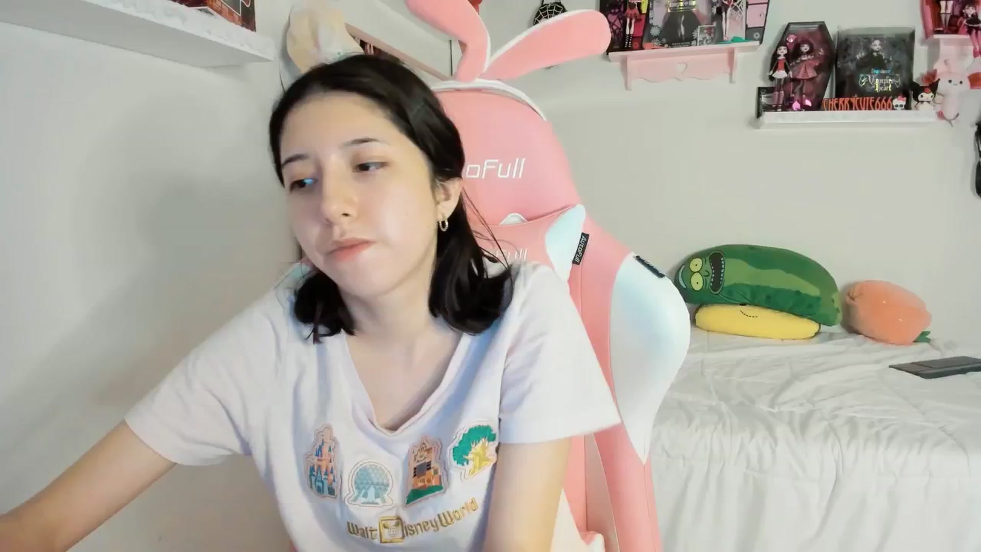 Gallery image thumbnail from Cherrycute666's myfreecams stream on, 04/06/2025, 04:16 image 19 of 20