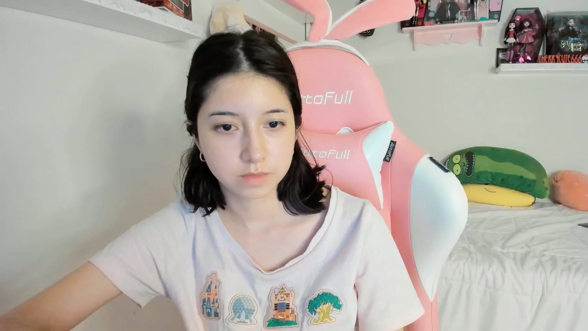 Gallery image thumbnail from Cherrycute666's myfreecams stream on, 04/06/2025, 05:36 image 3 of 20