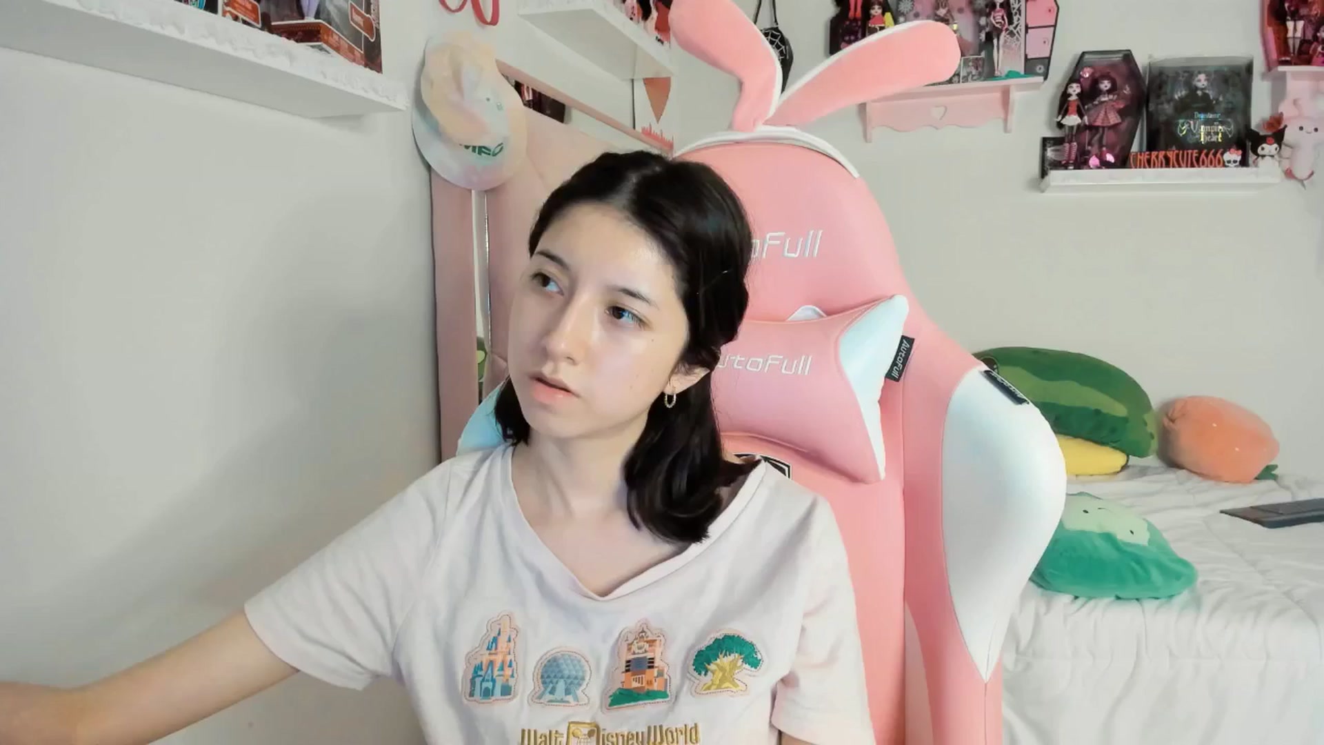 Gallery image thumbnail from Cherrycute666's myfreecams stream on, 04/06/2025, 05:36 image 14 of 20