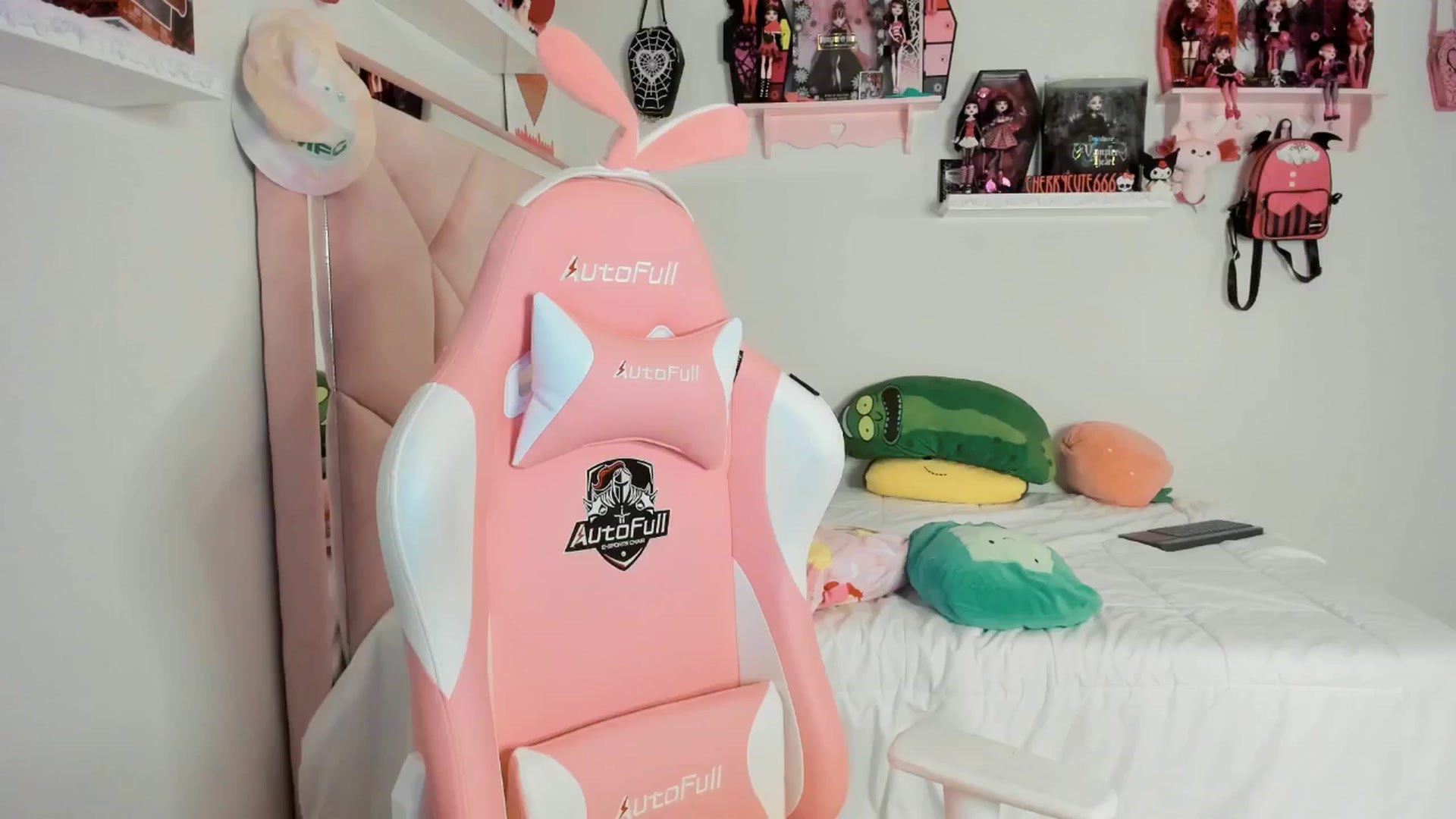 Gallery image thumbnail from Cherrycute666's myfreecams stream on, 04/06/2025, 05:36 image 20 of 20