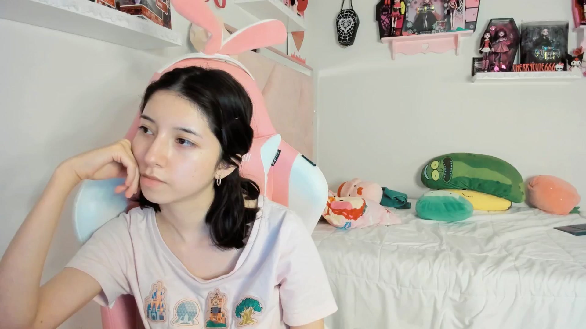 Gallery image thumbnail from Cherrycute666's myfreecams stream on, 04/06/2025, 06:28 image 20 of 20