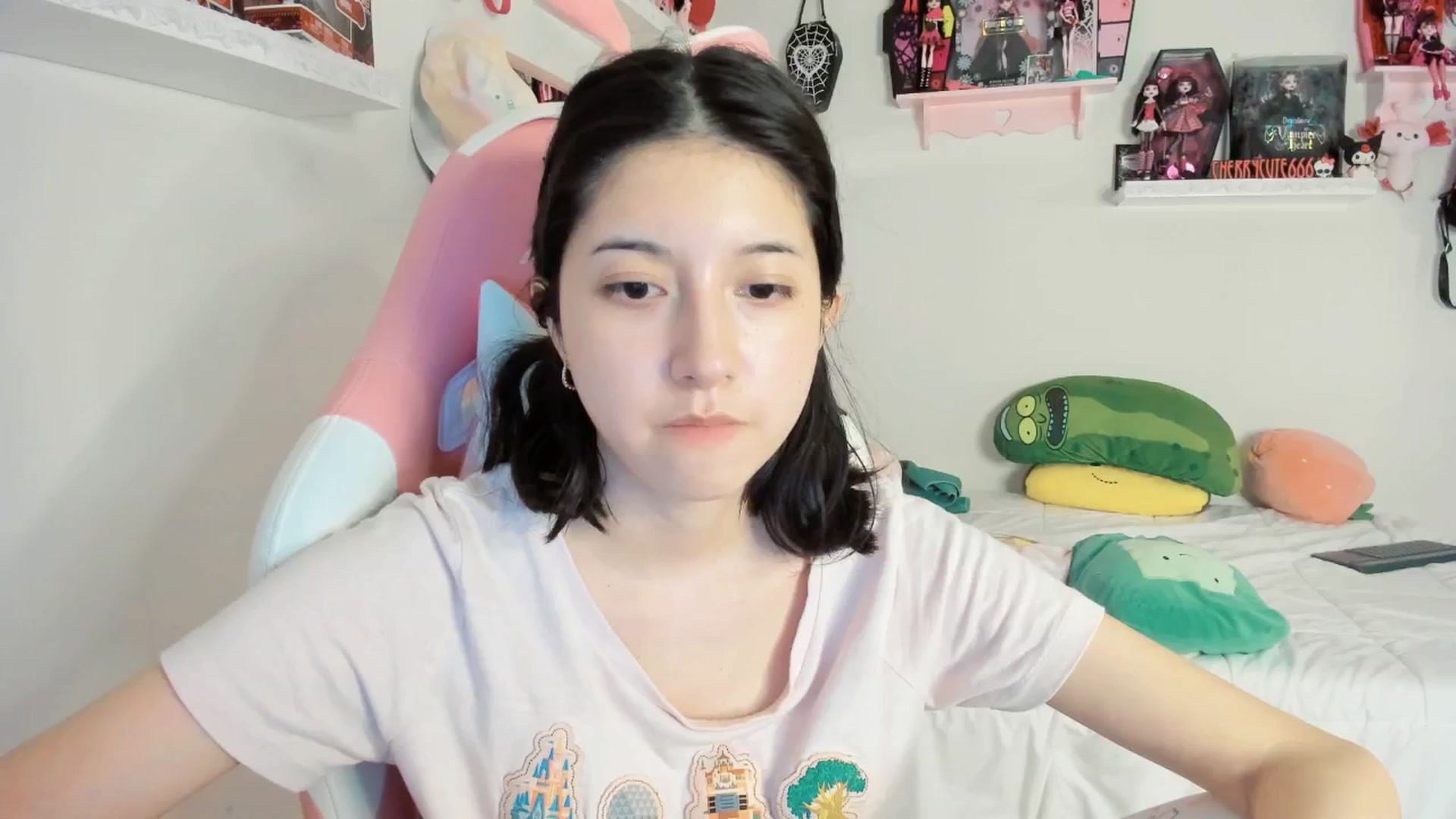 Gallery image thumbnail from Cherrycute666's myfreecams stream on, 04/06/2025, 06:28 image 13 of 20